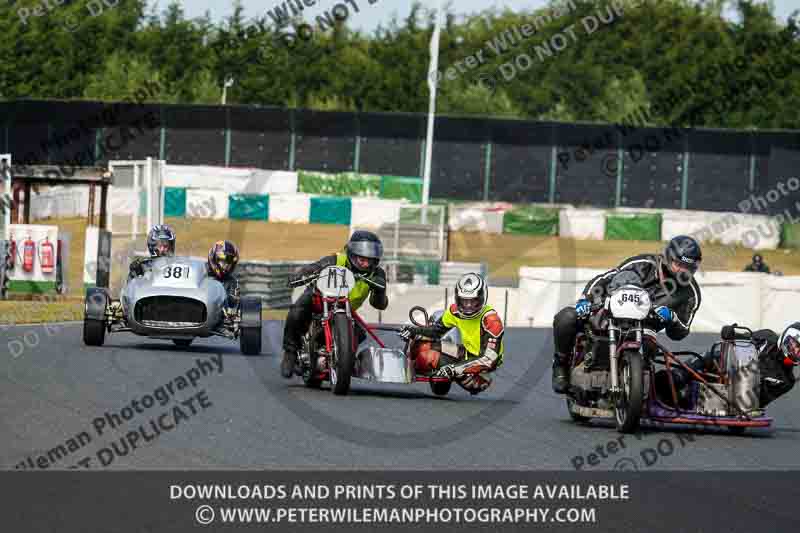 Vintage motorcycle club;eventdigitalimages;mallory park;mallory park trackday photographs;no limits trackdays;peter wileman photography;trackday digital images;trackday photos;vmcc festival 1000 bikes photographs